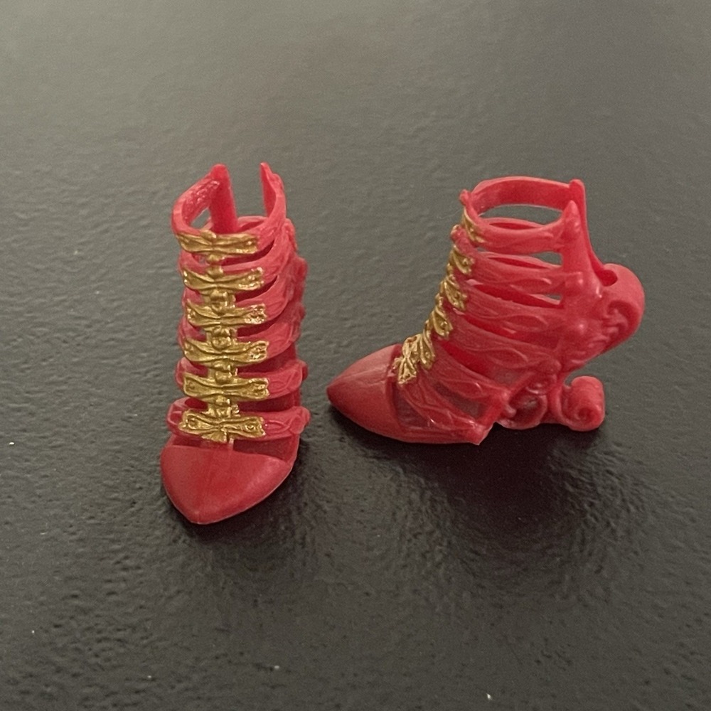 2014 Hasbro Disney Descendants Evie Isle Of The Lost Blue Coronation Shoes